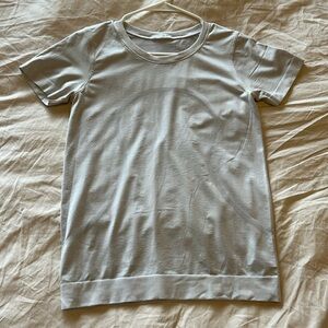 Lululemon Swiftly shirt